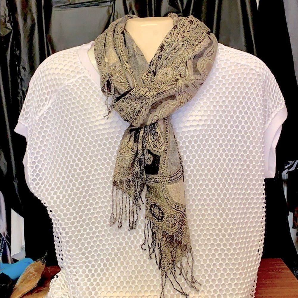 GORGEOUS BLACK AND GREY SCARF WITH GOLD THREAD RUNNING THROUGHOUT